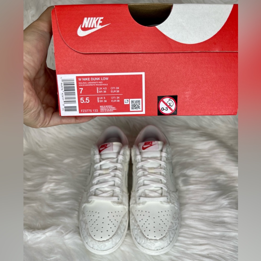 Nike Dunk Low - Picture 4 of 5
